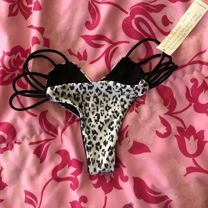BETTINIS BNWT heart bikini bottoms.